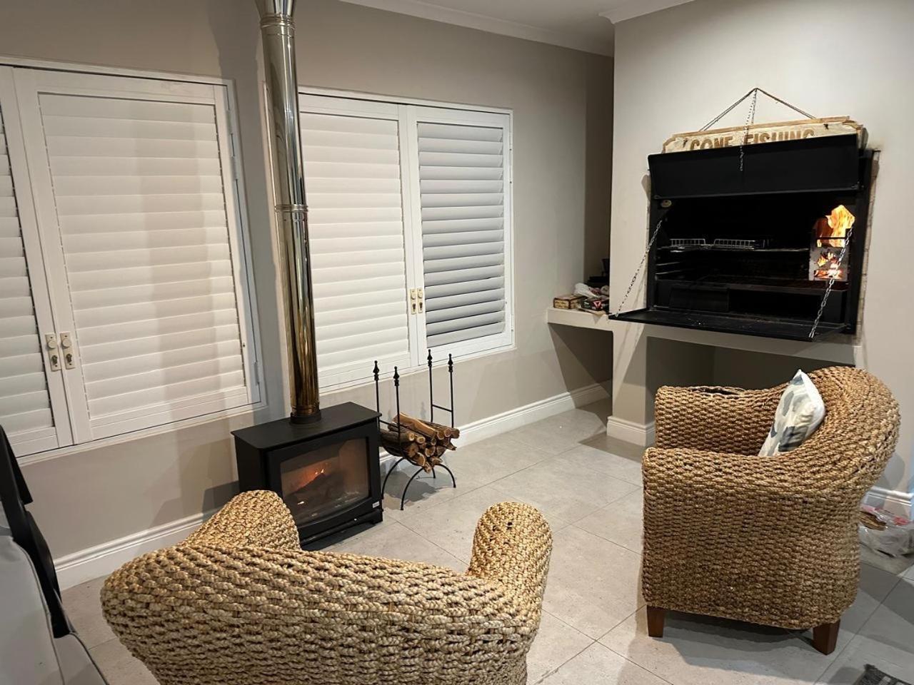 Ons C-Huis - Gansbaai Seafront Accommodation, Back-Up Power المظهر الخارجي الصورة